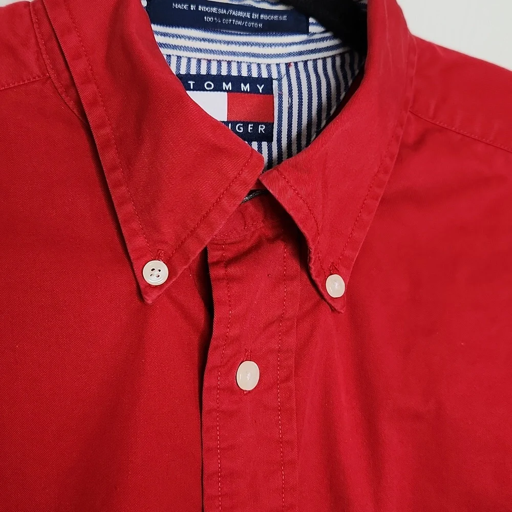 Vintage Men's Tommy Hilfiger red cotton button down shirt 100% cotton small